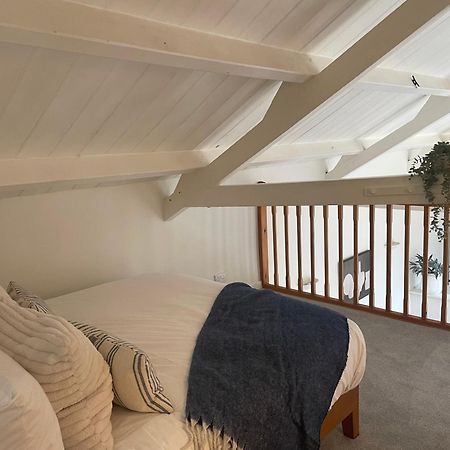 The Coach House At Old Hundred Courtyard Villa Tormarton Exterior foto